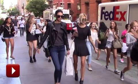 Kendall Jenner and Hailey Baldwin Fan Craze – MOBBED In New York
