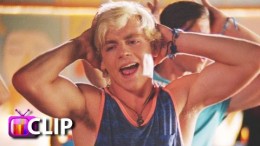 Teen Beach 2: Ross Lynch & Maia Mitchell Perform ‘That’s How We Do’