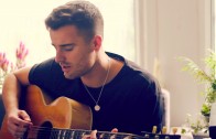 Drake – Hotline Bling / The Weeknd – Can’t Feel My Face (Acoustic Cover) by Hobbie Stuart