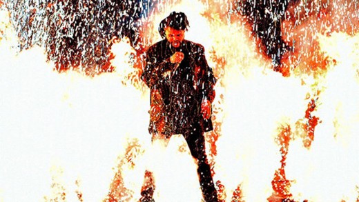 The Weeknd Performs “I Can’t Feel My Face” – MTV VMA 2015