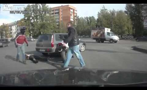 Hilarious Road Rage Fight – Russia