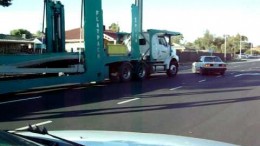 ROAD RAGE IN ADELAIDE truck VS car UNCUT FOOTAGE original video of what was seen on channel nine news