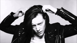 Do I wanna know – Ruby Rose & Erika Linder by Arctic Monkeys [ VIDEO] [HD]