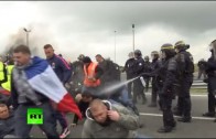 RAW: Protesting Calais ferry workers shut Eurotunnel, teargassed by cops