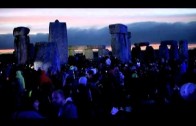 Summer solstice: Thousands watch stunning Stonehenge sunrise