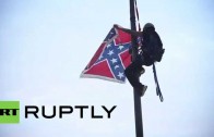 USA: Activist removes Confederate flag from South Carolina State House, gets arrested