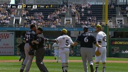 Benches clear after Gomez, Pirates get into it