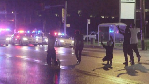 LIVE: Mike Brown protesters face-off with Ferguson police