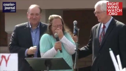 RWW News: Kim Davis Takes The Stage To ‘Eye Of The Tiger’ At Huckabee Rally